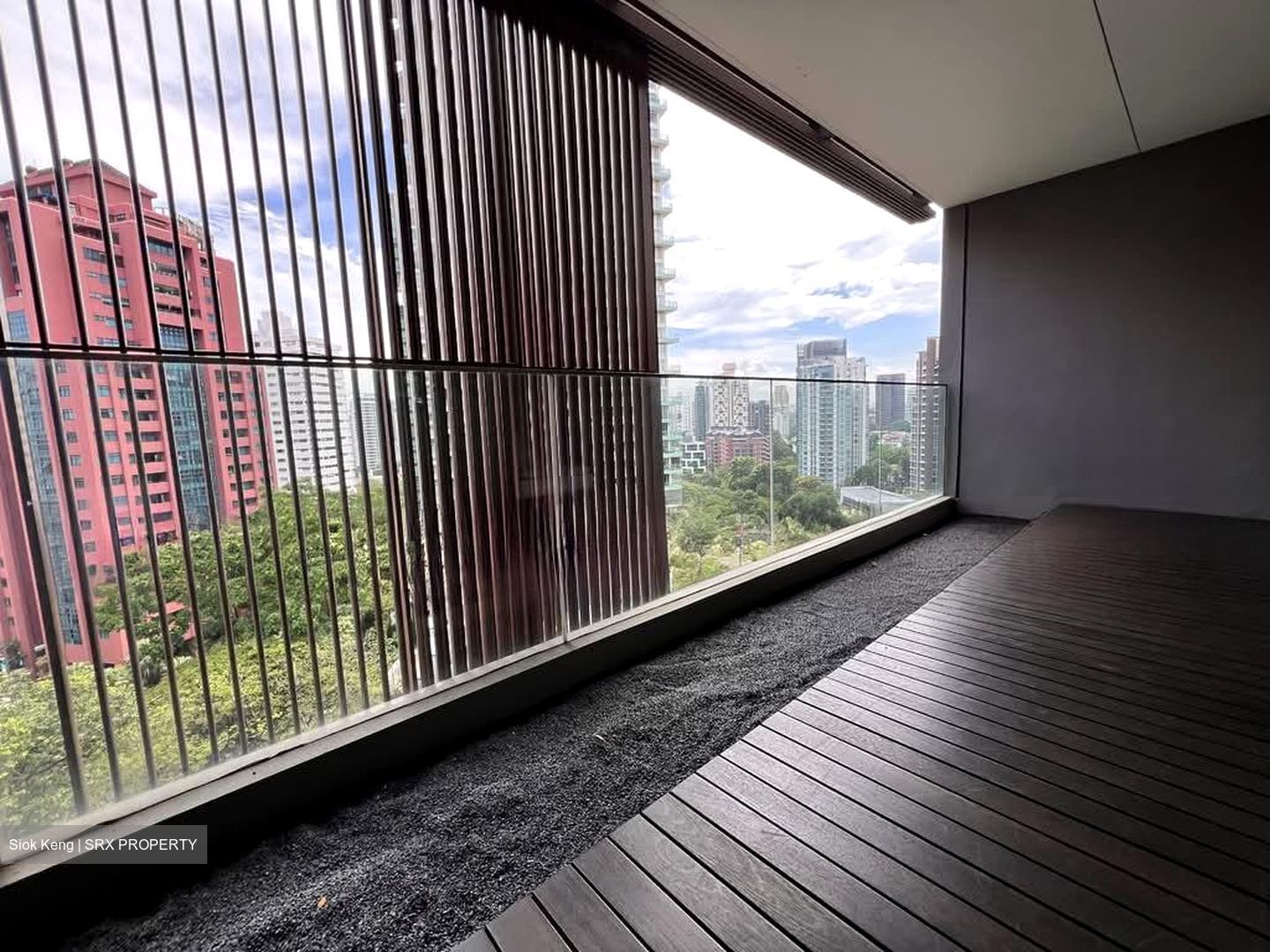 OUE Twin Peaks (D9), Condominium #565780041